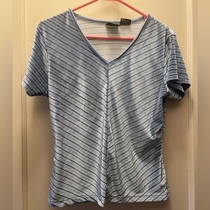 No boundaries striped T-shirt
